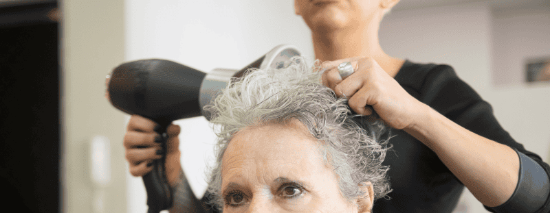 800x311-Musterseite-Diakonie-Pflege1-Haare